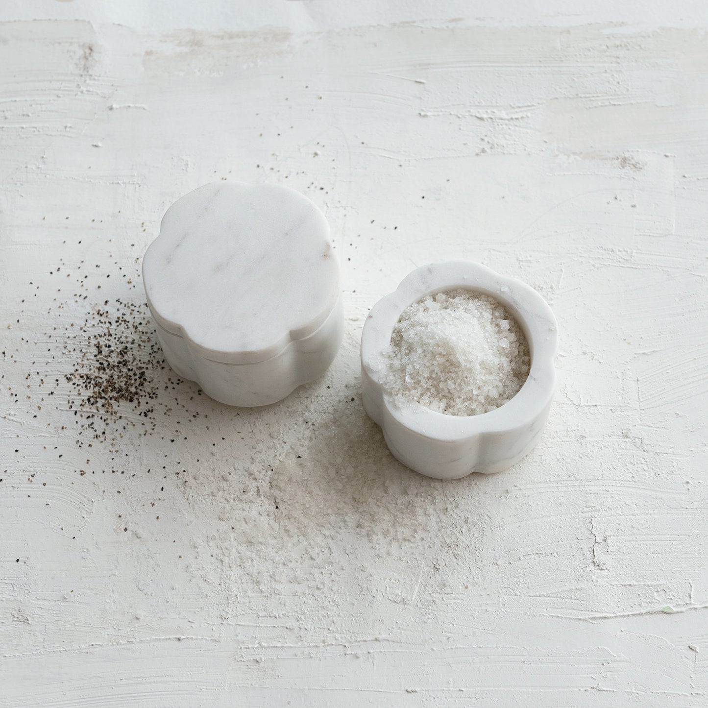White Marble Scalloped Stackable Pinch Pots