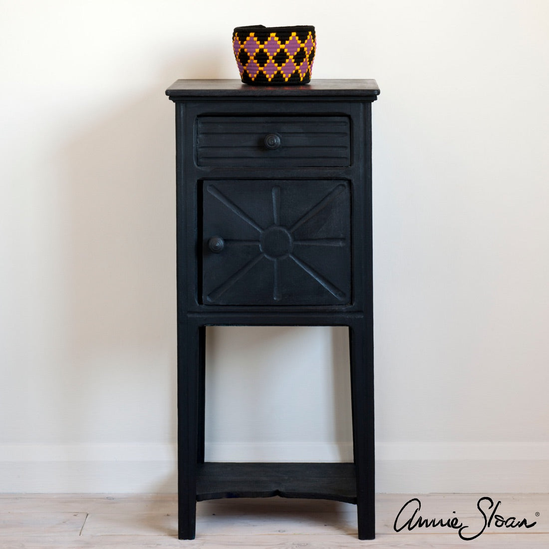 Athenian Black Chalk Paint® decorative paint by Annie Sloan- Global Litre PREORDER ONLY!!! - Bower on Market