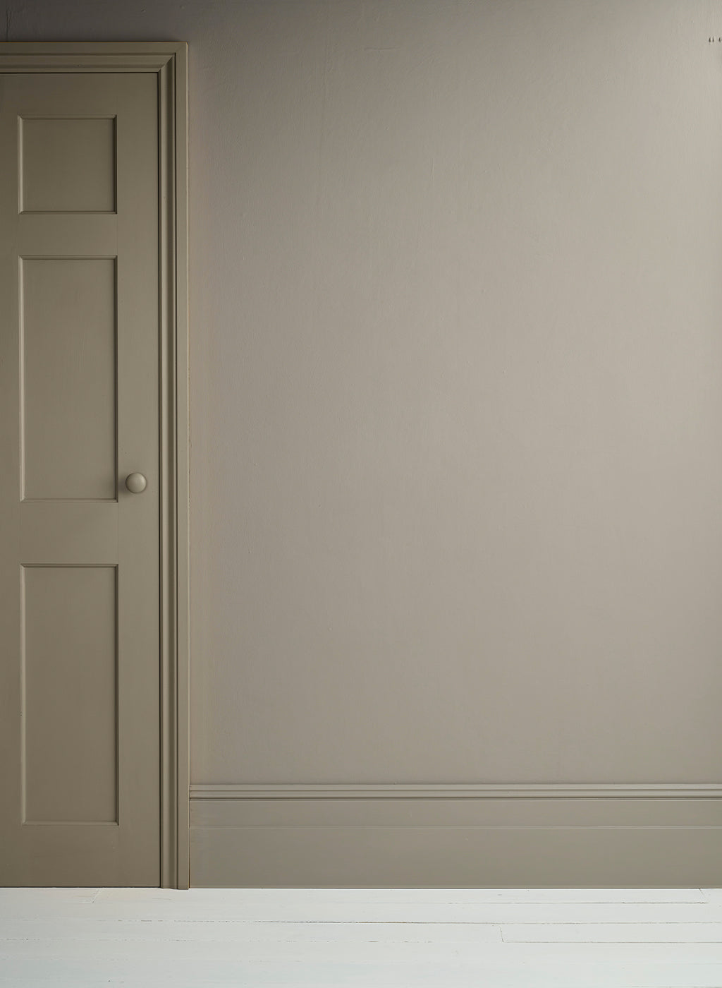 French Linen Annie Sloan Satin Paint