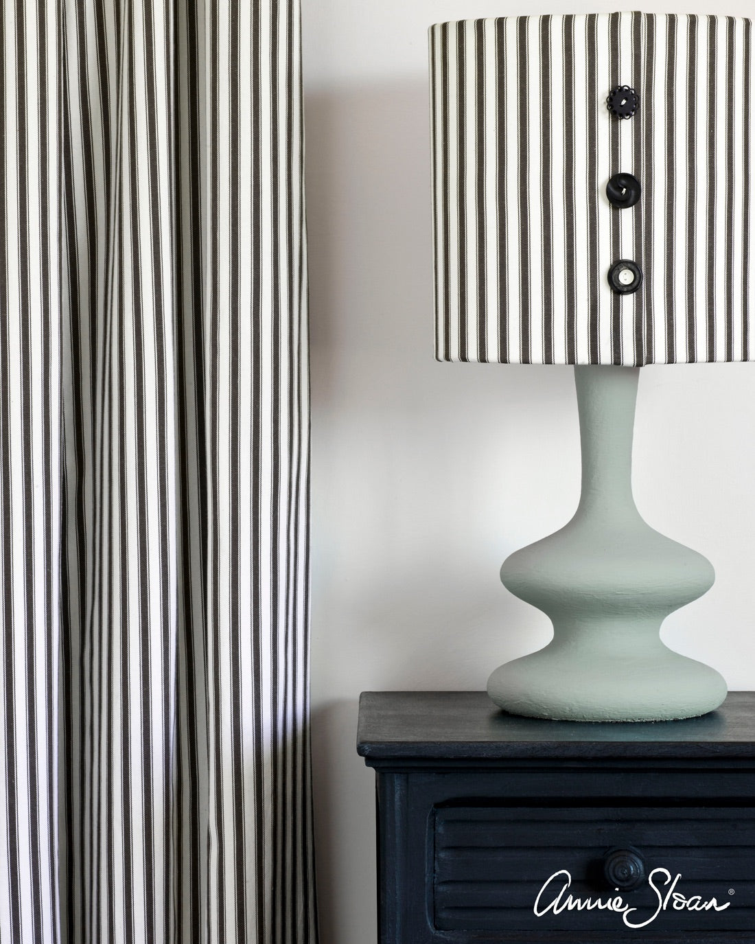 Athenian Black Chalk Paint® decorative paint by Annie Sloan- Global Litre PREORDER ONLY!!! - Bower on Market