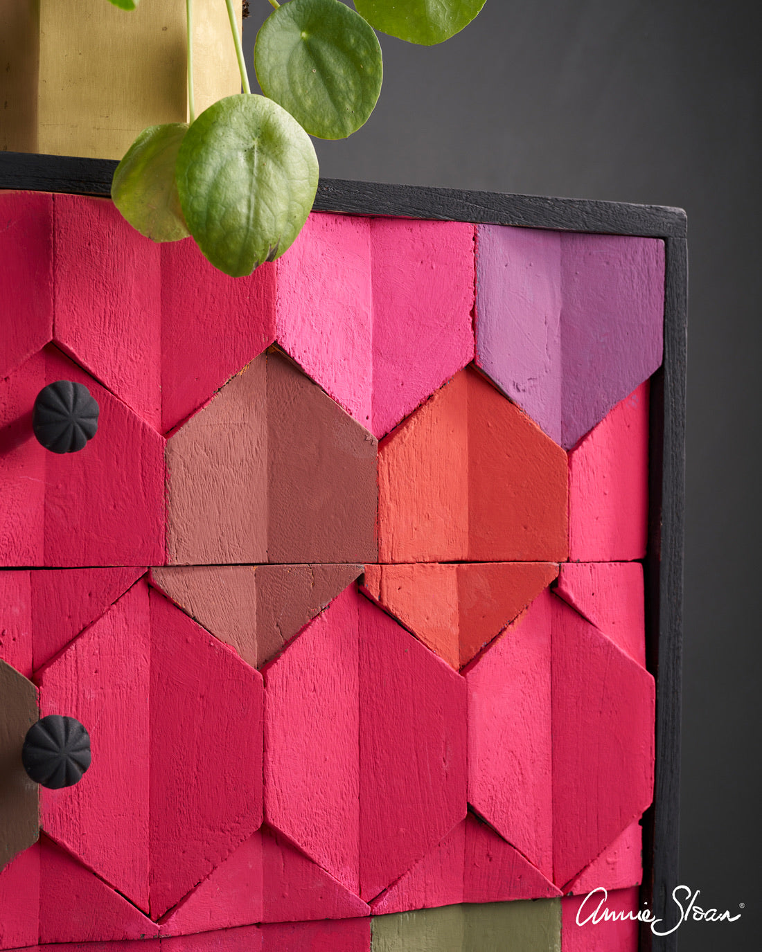 Capri Pink Chalk Paint® decorative paint by Annie Sloan- Sample Pot