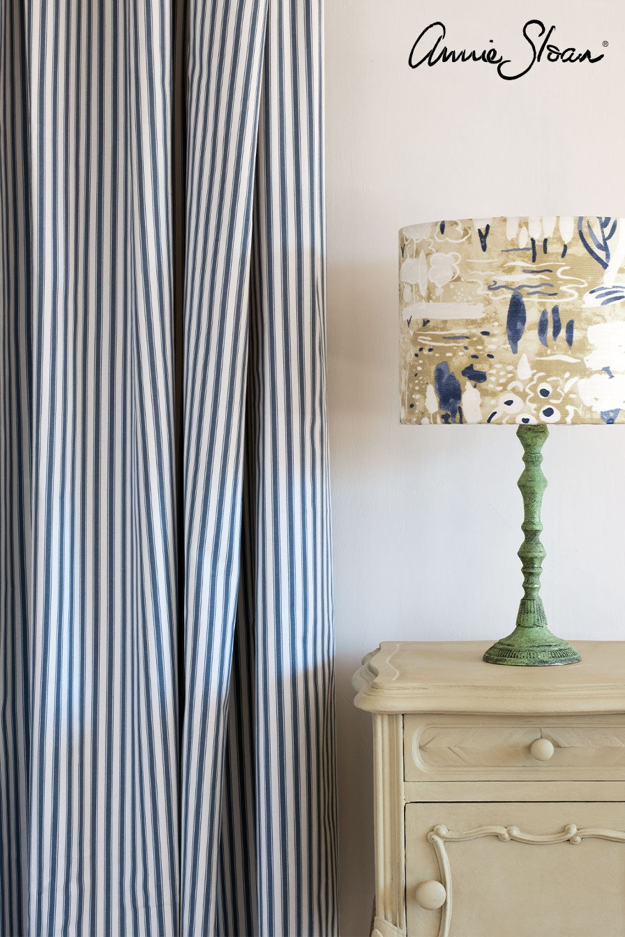 Versailles Chalk Paint® decorative paint by Annie Sloan- Sample Pot
